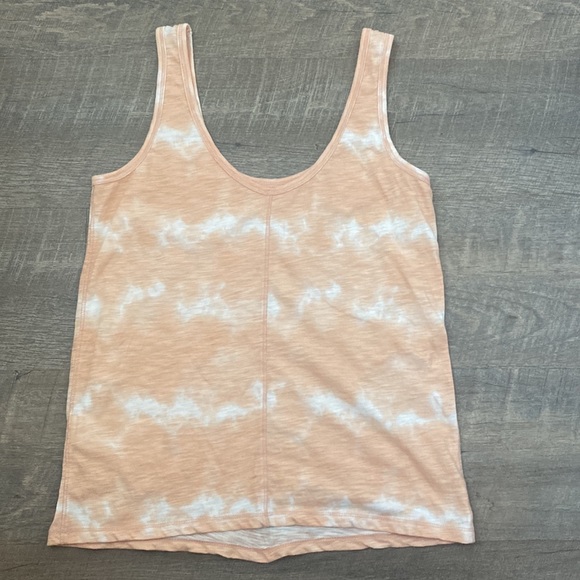 Tank - Picture 3 of 5